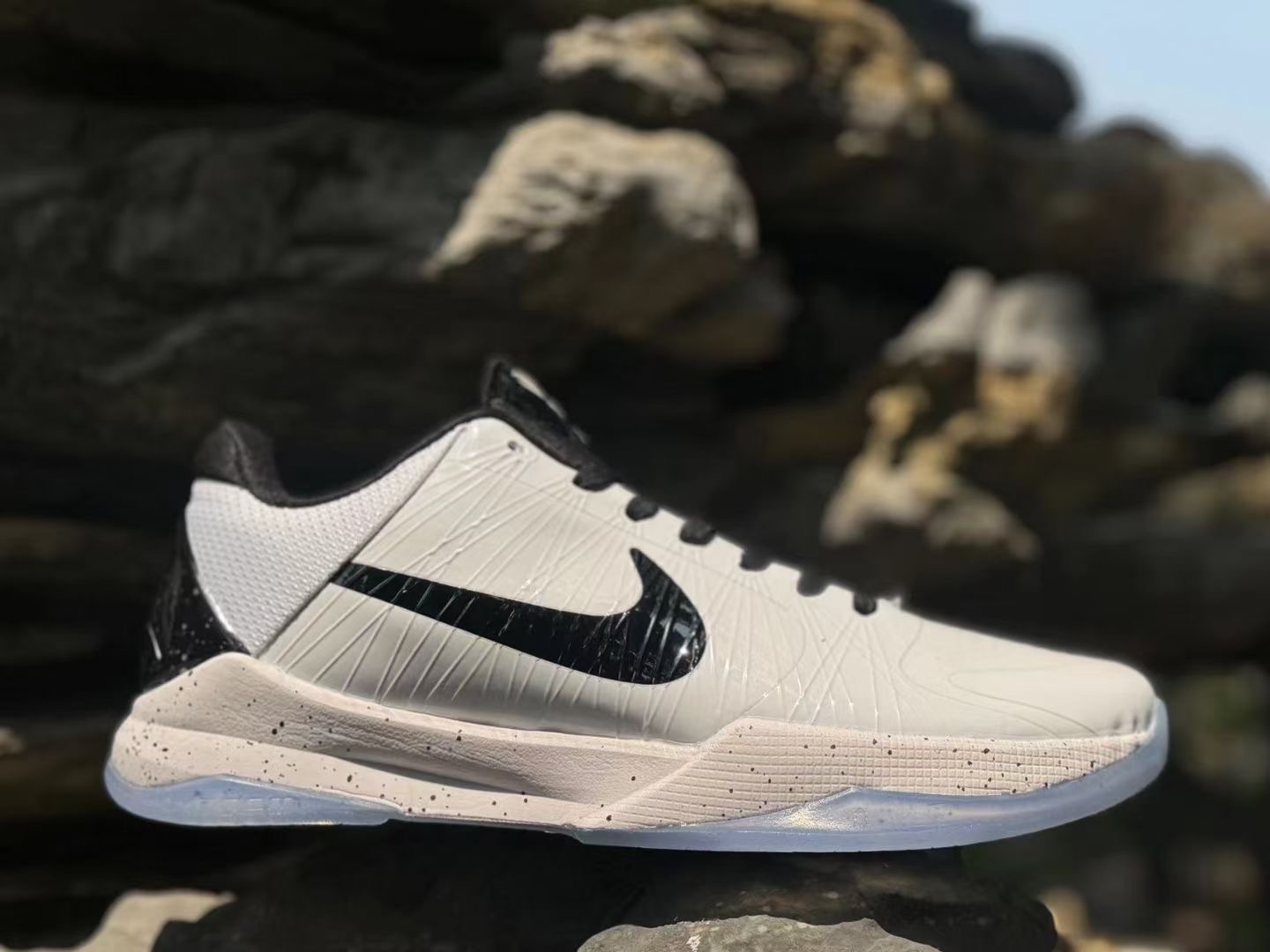 Nike Kobe 5 White and black